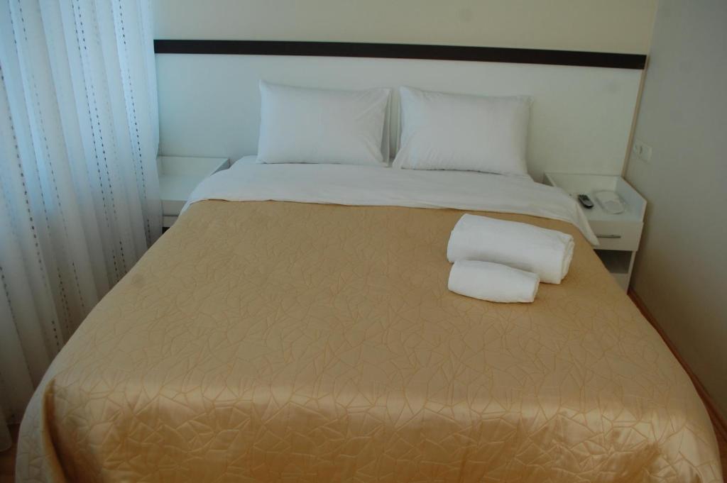 Flora Hotel Burhanli Room photo